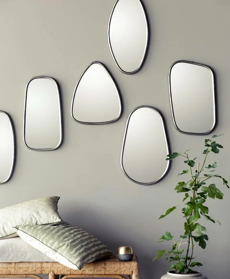 Mirror set. Mirror set