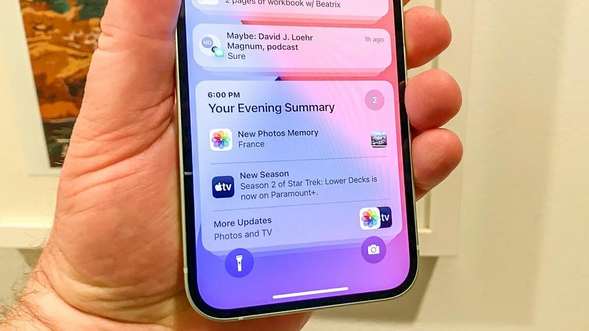 Как управлять фонариком ios 18. Уведомления ios 15. сводка уведомлений ios 15. уведомления в айос 16. уведомление айфон.