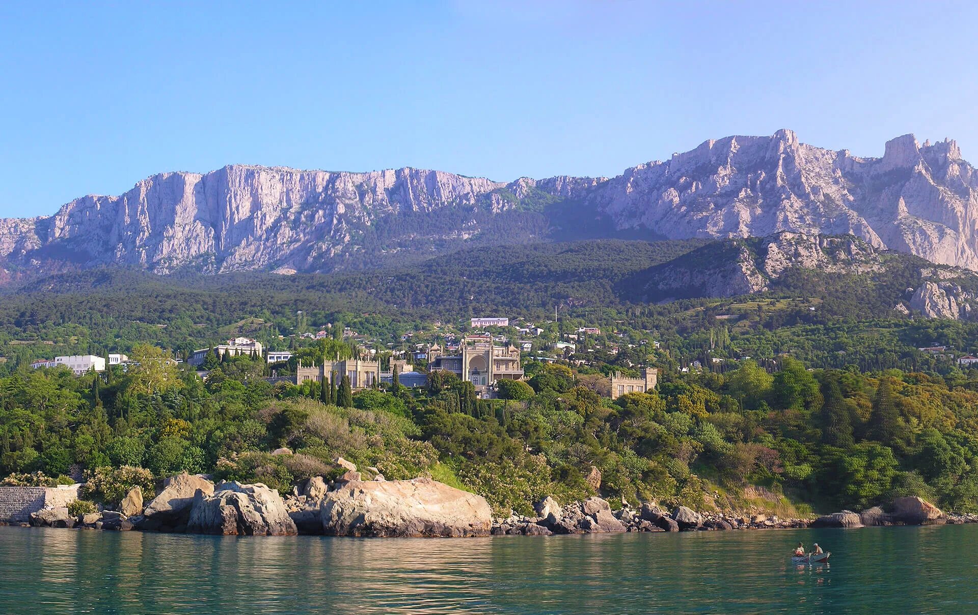 Города юбк. Воронцовский парк Алупка. Воронцовский дворец (г. Алупка). Южный берег Крыма Алупка. Ялта Алупка.