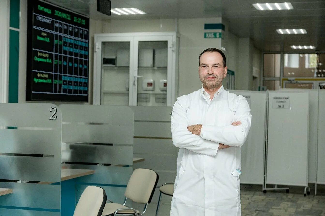 Первоуральск главный врач. Главврач первоуральской больницы. Рогожкин главный врач первоуральской больницы. Главврач первоуральской больницы. Больница первоуральская зам главного врача.