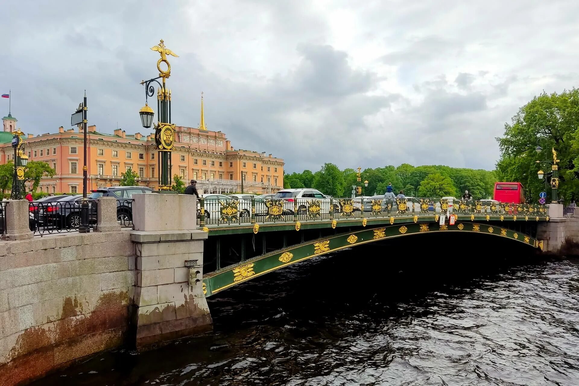 Как называется мост в петербурге. Пантелеймоновский мост в санкт-петербурге. питер пантелеймоновский мост. пантелеймоновский мост михайловский замок. цепной пантелеймоновский мост.