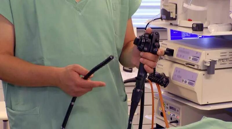 гастроскопия и колоноскопия. эндоскопия по омс. медсестра эндоскопического кабинета. эндоскоп для гастроскопии. эндоскопия по омс.