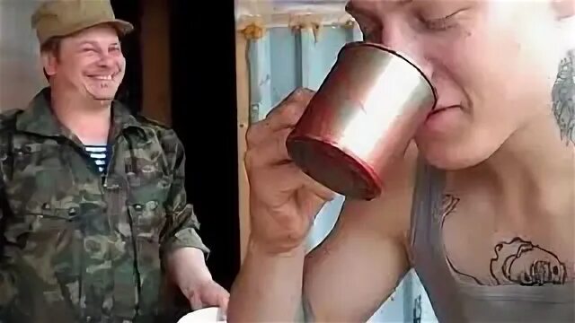 Свежей кровью запиваю песня