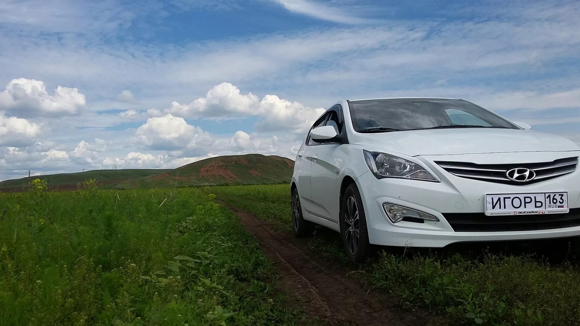 Солярис 2015 лучший. Hyundai solaris 2015. белый солярис. hyundai solaris 2015 хэтчбек. солярис 717.
