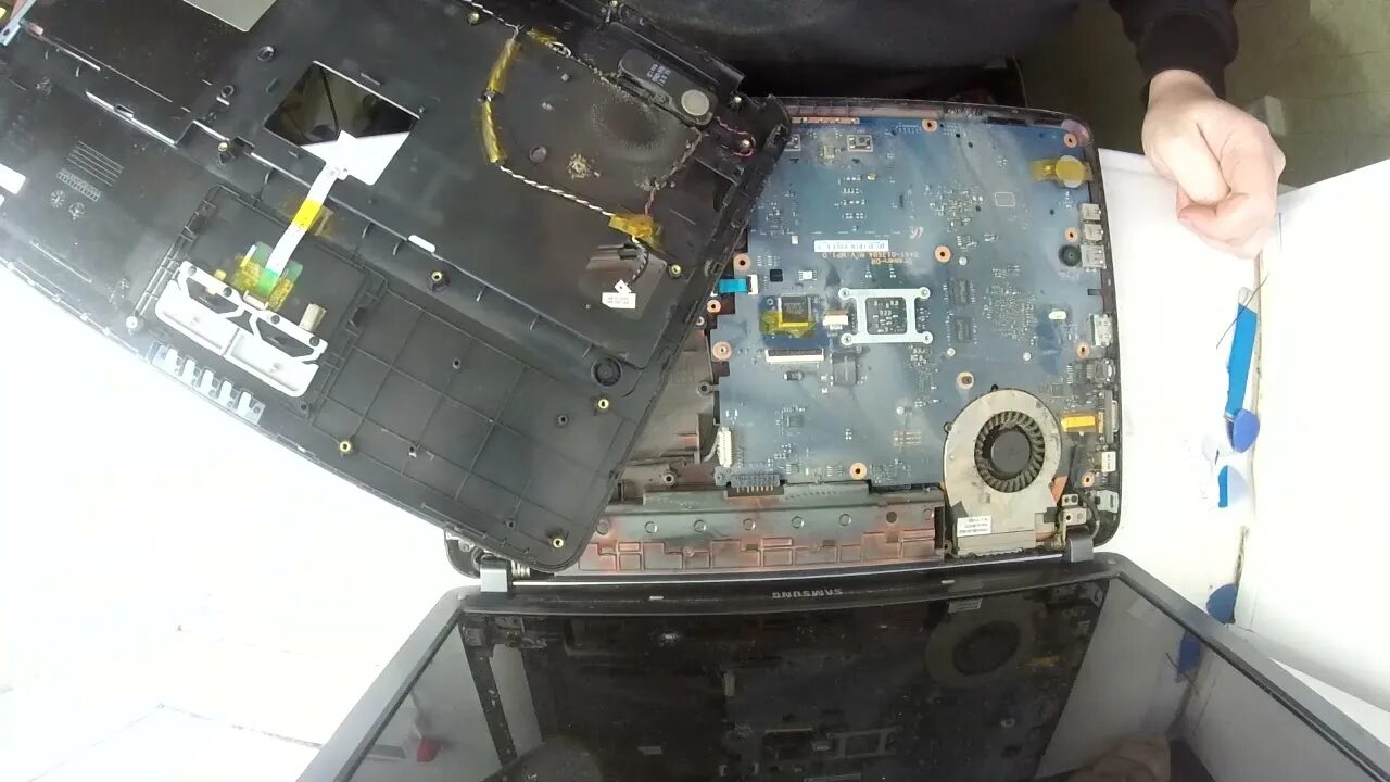 Как разобрать для чистки samsung r520 Разборка и чистка Samsung RV510 DRIVE2