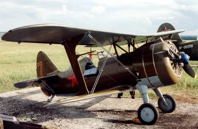 И-15 бис. Поликарпов и-15. И 15 в необходимых для. Истребитель биплан и-15. Истребитель биплан и-15.