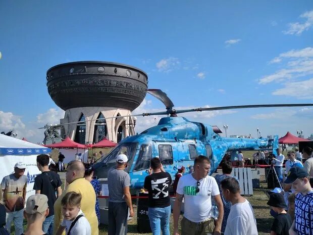 Будет ли авиашоу в казани. Авиационные праздники. с праздником авиации. я выбираю небо 2025 казань. авиация в казани.