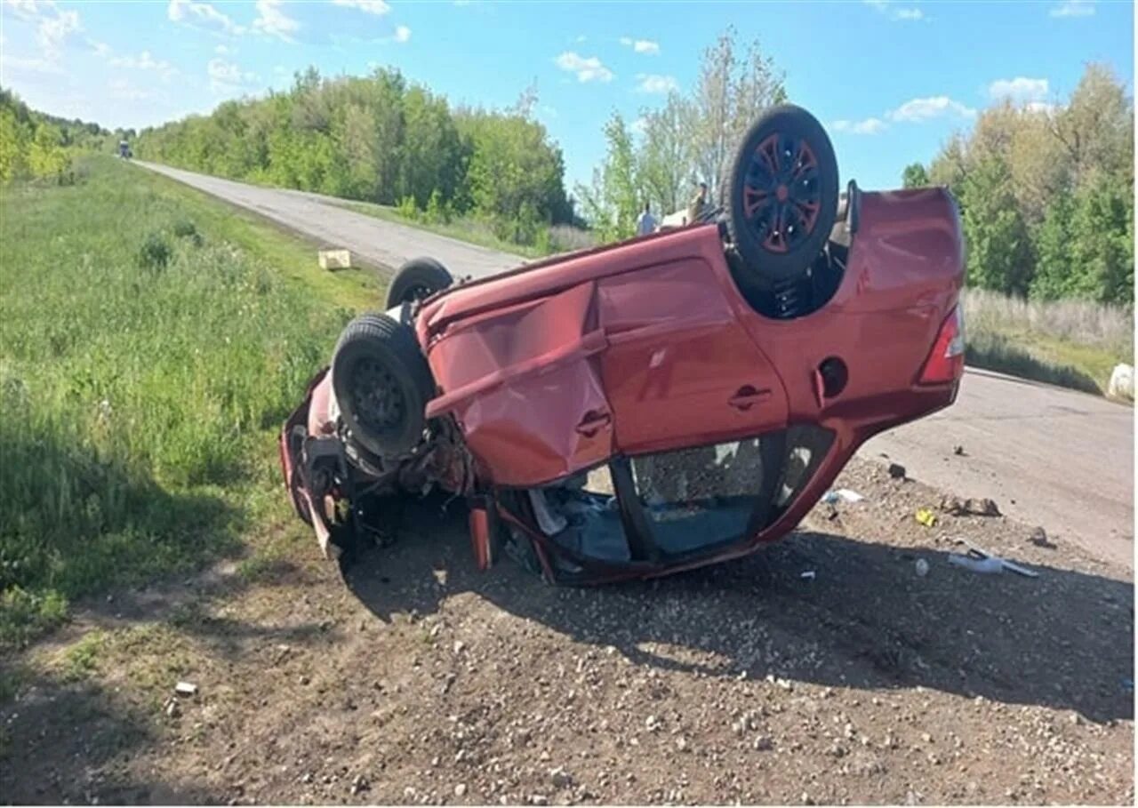 Волга ньюс новости самарской области. Авария в Пестравском районе. Аварии в Пестравке Самарской области. В Самаре перевернулась машина. ДТП В Самарской области Пестравский район.