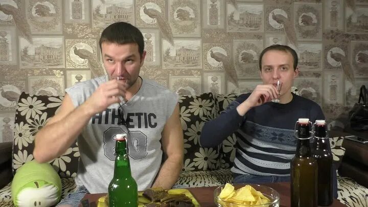 Самогонщик. Будни самогонщика гоши. Будни самогонщика гоши. Будни самогонщика гоши. Алкаш на кухне.