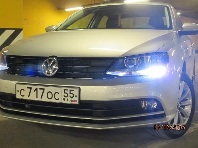 Дхо джетта 6. Ходовые огни Джетта 6. Volkswagen Jetta 6 жёлтые ходовые огни. Фольксваген Джетта 6 ДХО.