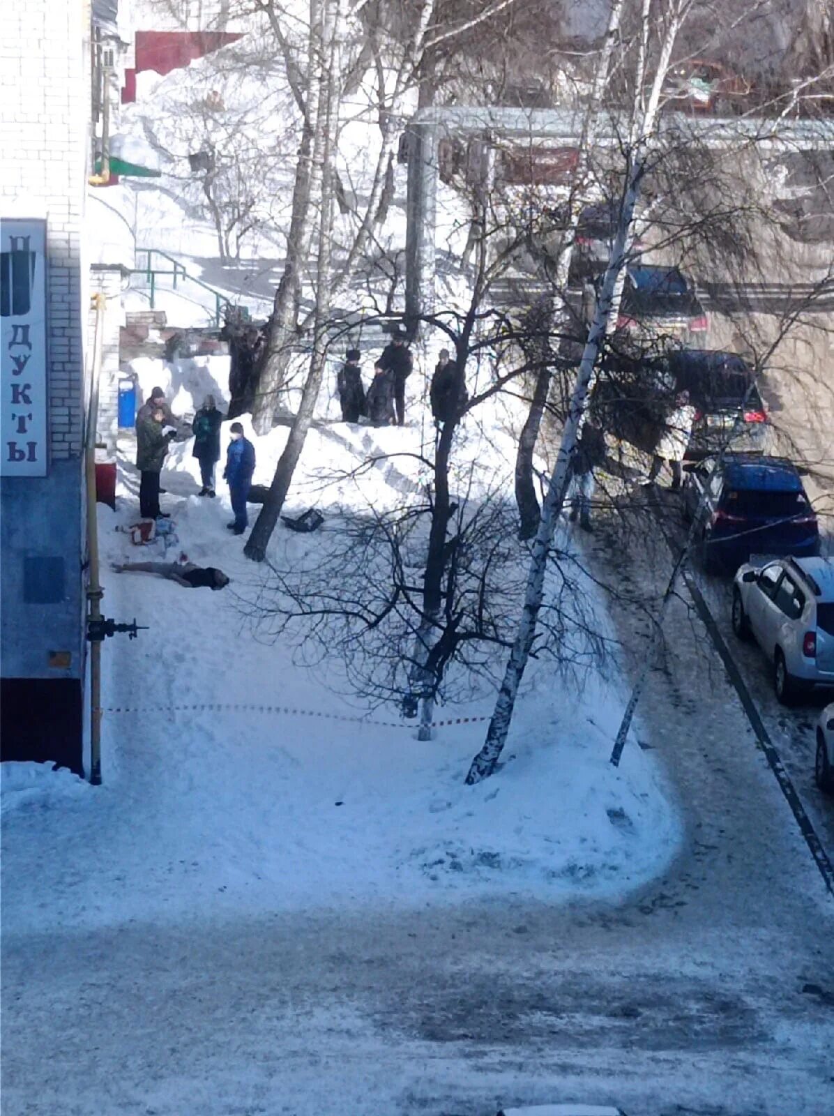 Мужчина выпавший из окна сегодня. Выпал из окна в Нижнем Новгороде. Мужчина выпал из окна Нижний Новгород. Мончага Нижний Новгород Автозаводский.