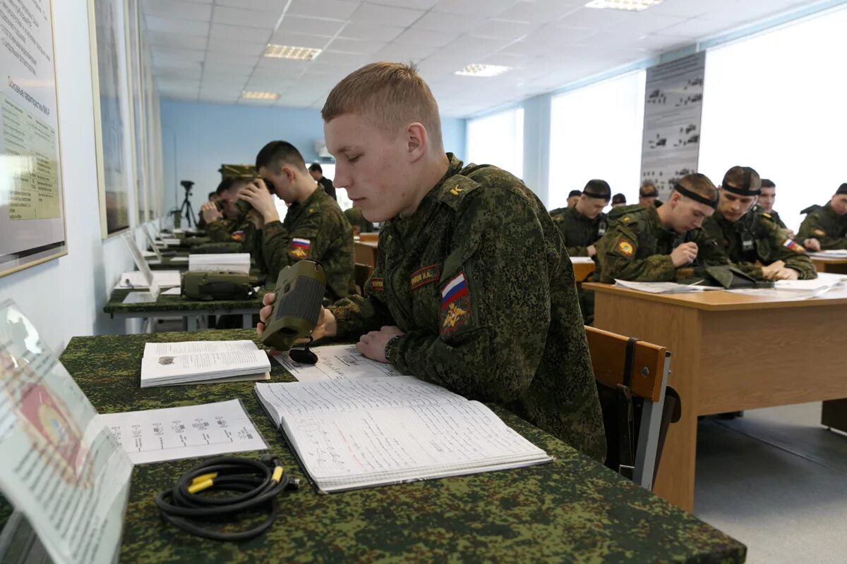 Военная подготовка. Военная подготовка солдат. Учебные занятия военнослужащих. Военные учебные заведения. Центр подготовки рф