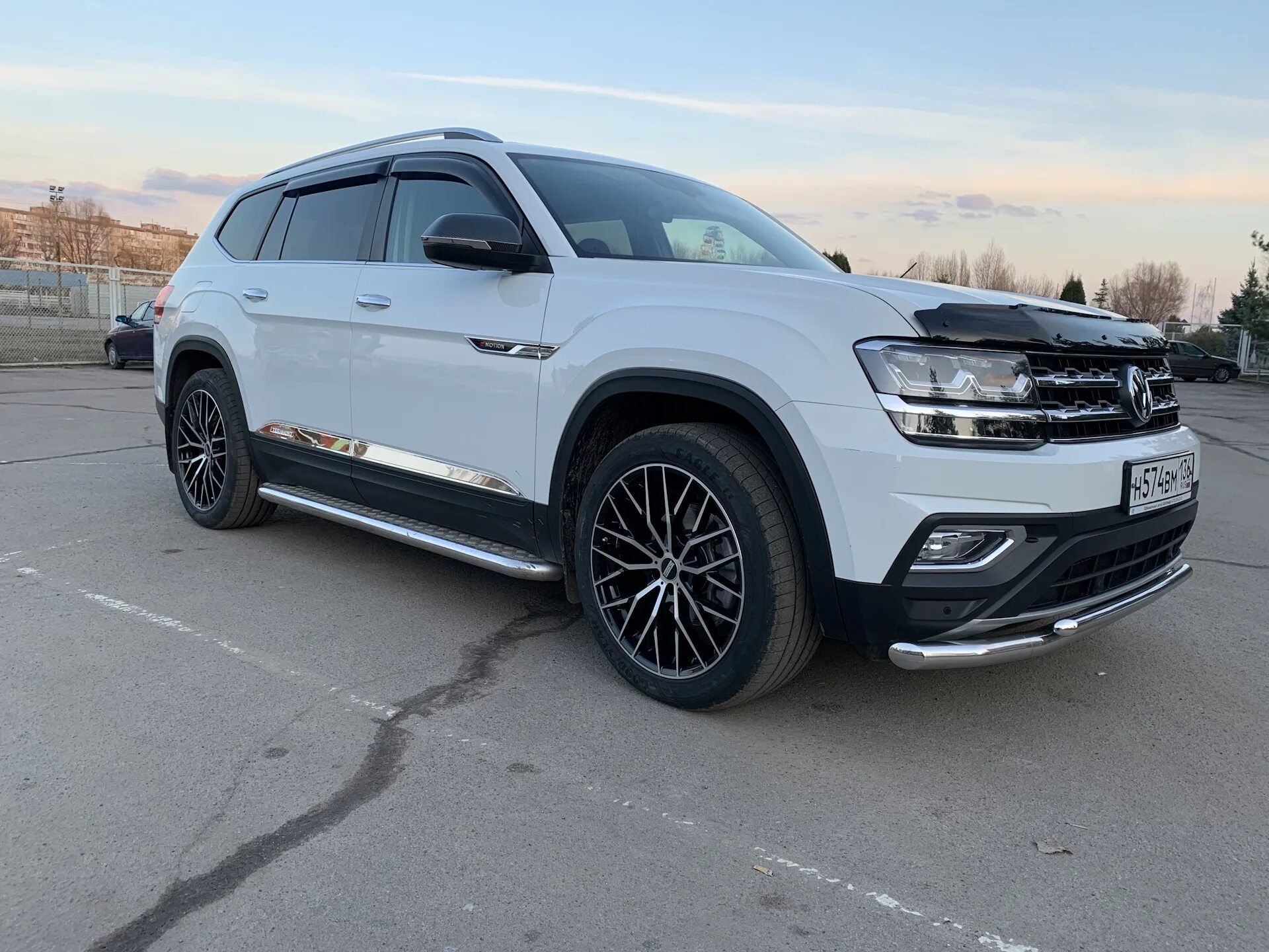 Шины volkswagen teramont. Диски vw teramont r18. Диск фольксваген терамонт r20. Диски volkswagen teramont r20 sebring. Шины volkswagen teramont.