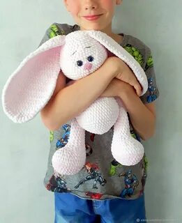 Игрушка заяц из пряжи
