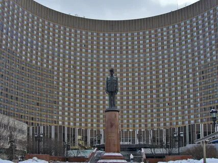 Памятник гостиницы