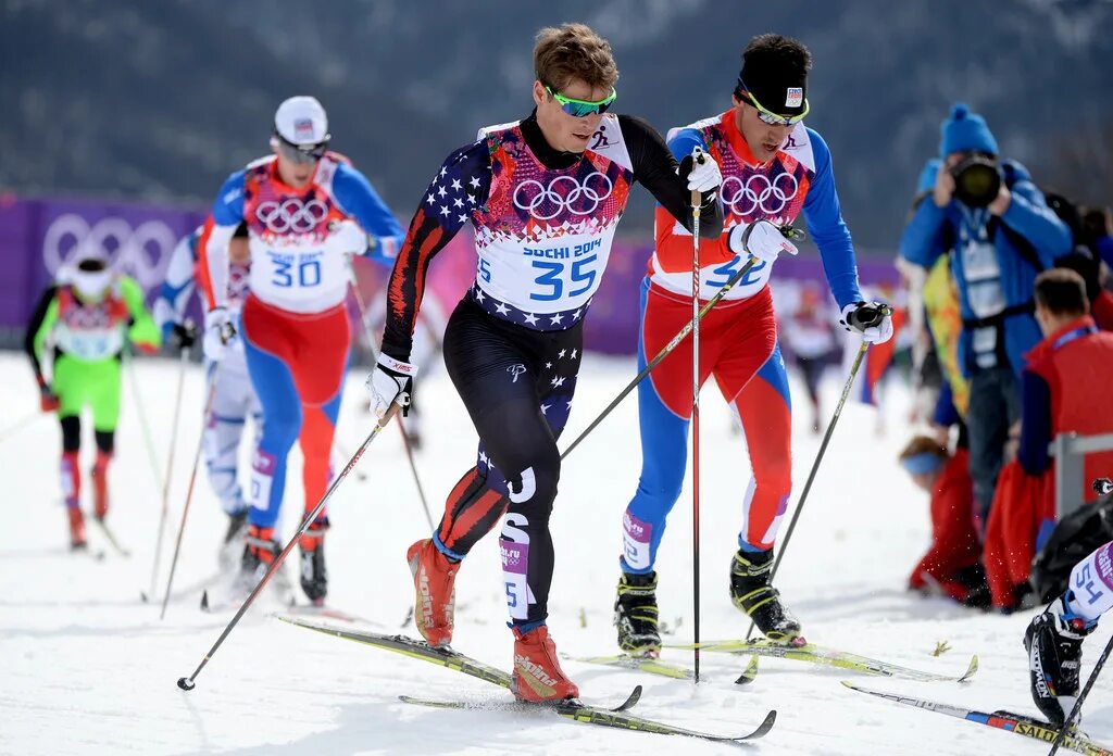 Сайт лыжника. Лыжный спорт. Лыжные гонки. Лыжник картинка. Лыжные гонки дети.