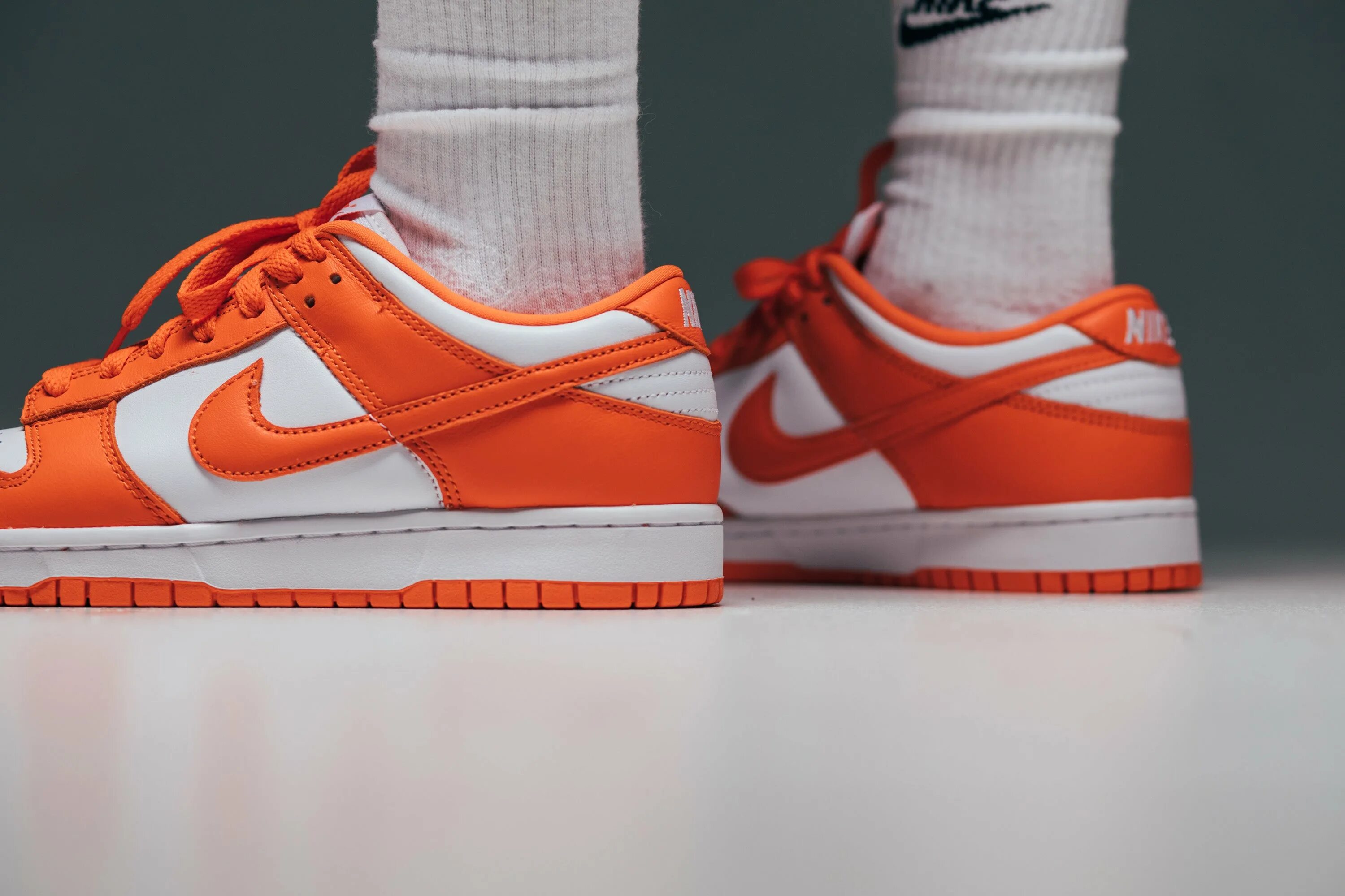 Dunk оригинал купить. Nike Dunk Low Orange. Nike Dunk Low SP Syracuse. Nike SB Dunk Orange. Nike Dunk Orange Blaze.