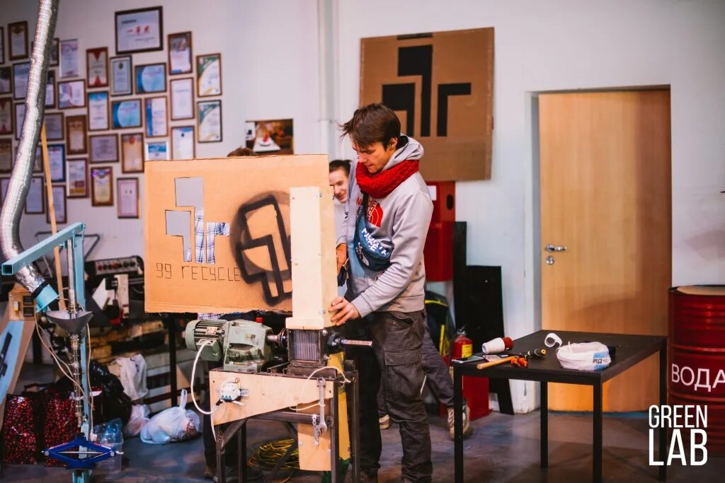 Стартап гараж. Гараж стартапа. Стартап гараж. Гараж стартапа. Свой бизнес в гараже.