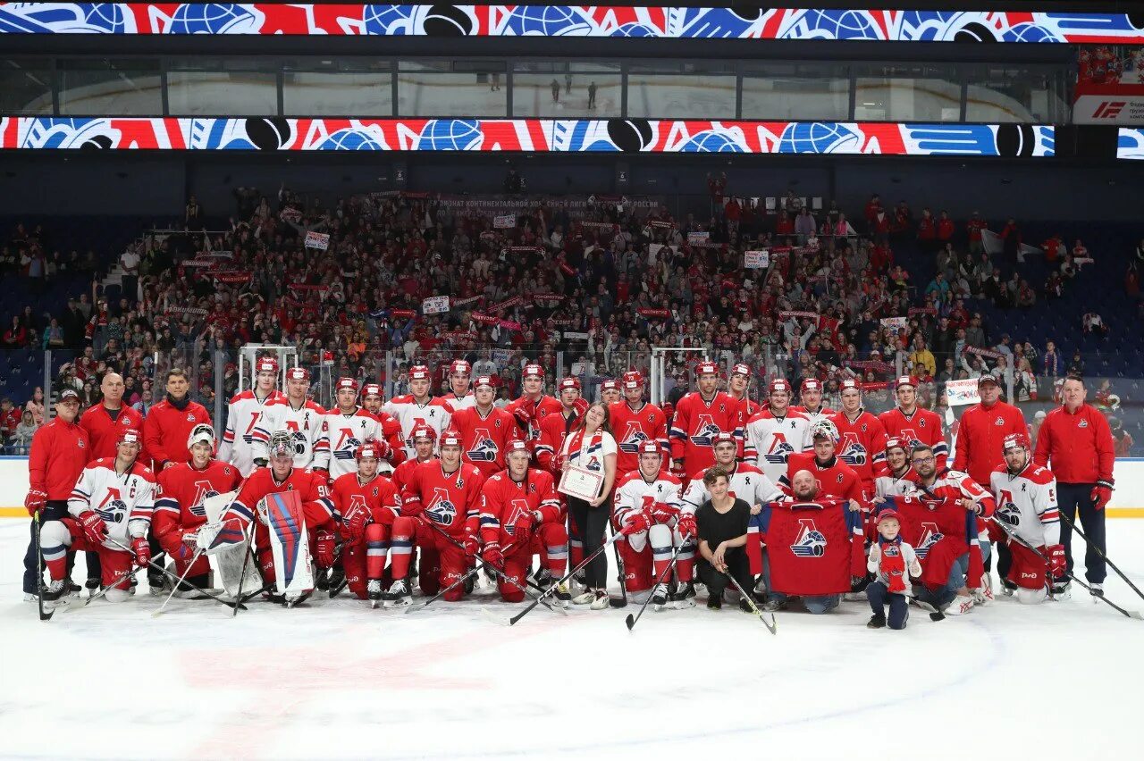 Хоккей локомотив ярославль. Локомотив ярославль. Локомотив ярославль состав команды. Хк локомотив 2023 2024. Хоккей картинки.