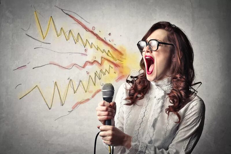 Шумная жена. Вечеринка проводы лета. Вечеринка. Веселая девушка. Шумная жена.