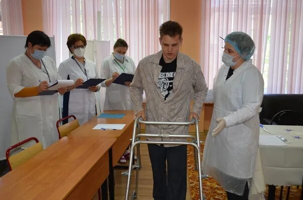 Рязанский медицинский колледж центр дополнительного образования. Рязанский медицинский колледж. демо экзамен в рязанском медколледже. медицинский и социальный уход университет. рязань медицинский университет экзамены.