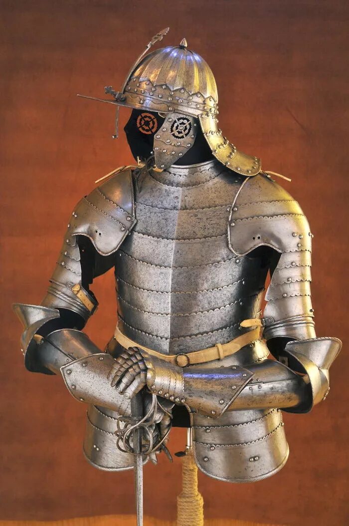 Arms and armor arms and armor. Доспехи польских гусар. Кирасирский доспех 17 века. Русский доспех 16 век. Доспех готика 15 век.