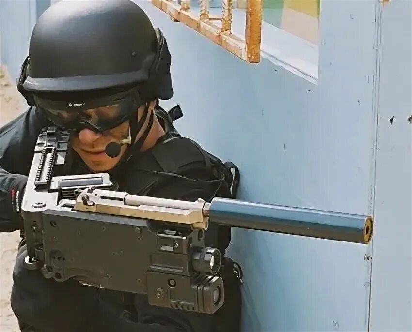 Ружье с кривым стволом. Юхани вийсте. Kirsten joy weiss photo. You will die next matti saari. Автомат стреляющий из за угла.