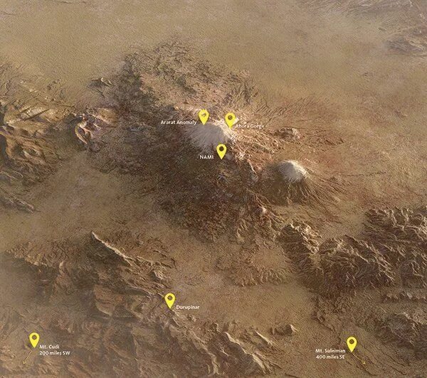 В 1916 году летчики разведывательного самолета увидели на горе Арарат остатки бо