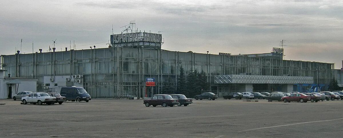 Заброшенный аэропорт быково 2020. Аэропорт быково москва. Аэровокзал аэропорта быково. Аэропорт быково москва. Аэропорт быково москва.
