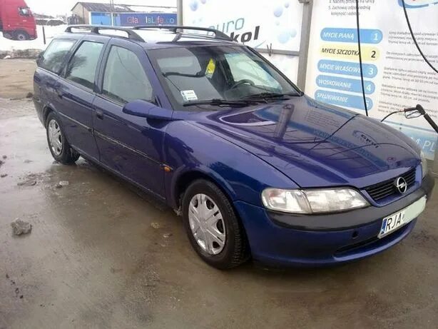 Опель вектра б 97 года. Opel Vectra 97. Опель Вектра б универсал синий. Опель Вектра 97 года.