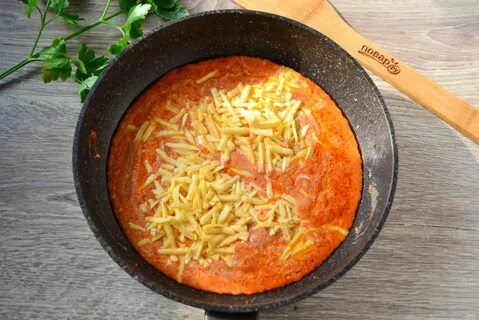 Фарш со сметаной и томатной пастой