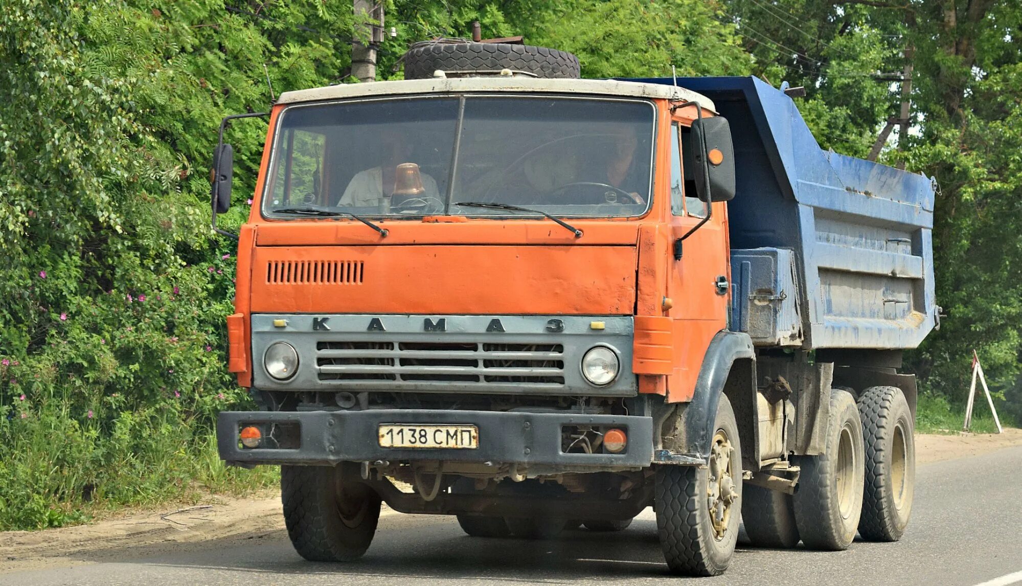 Камаз 5511 грузовой. Камаз 55111 самосвал старый. Включи старый камаз. Камаз 5511. Камаз 55111 седельный тягач.