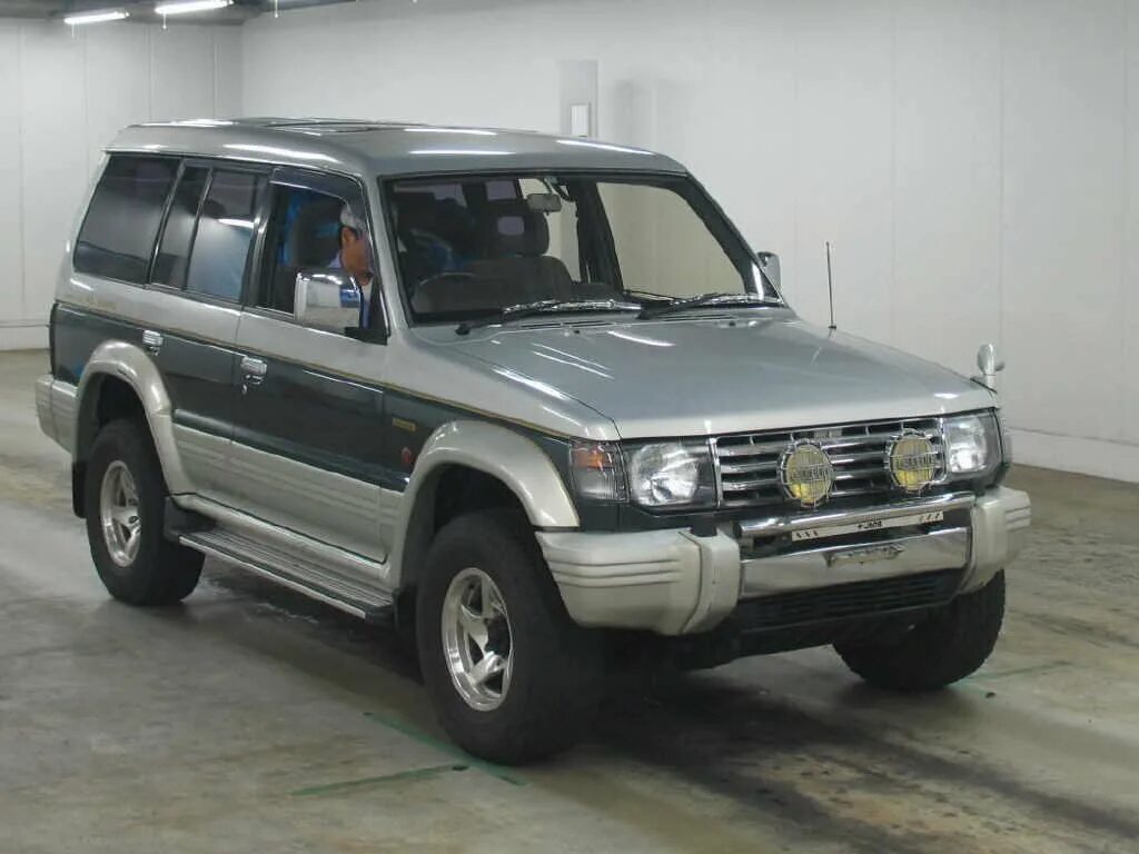 Мицубиси паджеро года выпуска. Mitsubishi Pajero 1994. Митсубиси Паджеро 1994 года. Mitsubishi Pajero 2 1994. 1994 Mitsubishi Pajero II.