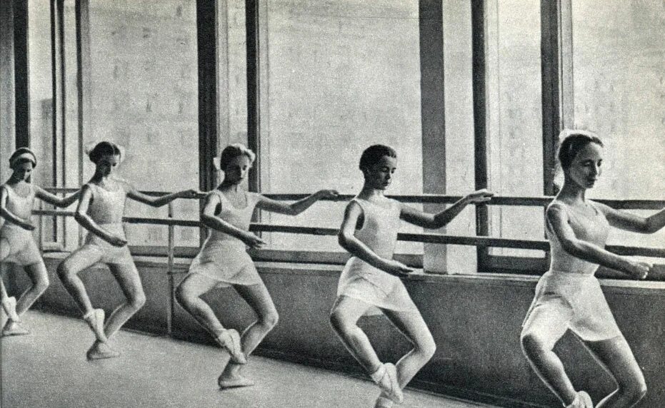 Школьная классика движение. Хореографическое училище в Москве 19 век. Первое в России балетное училище 1773.