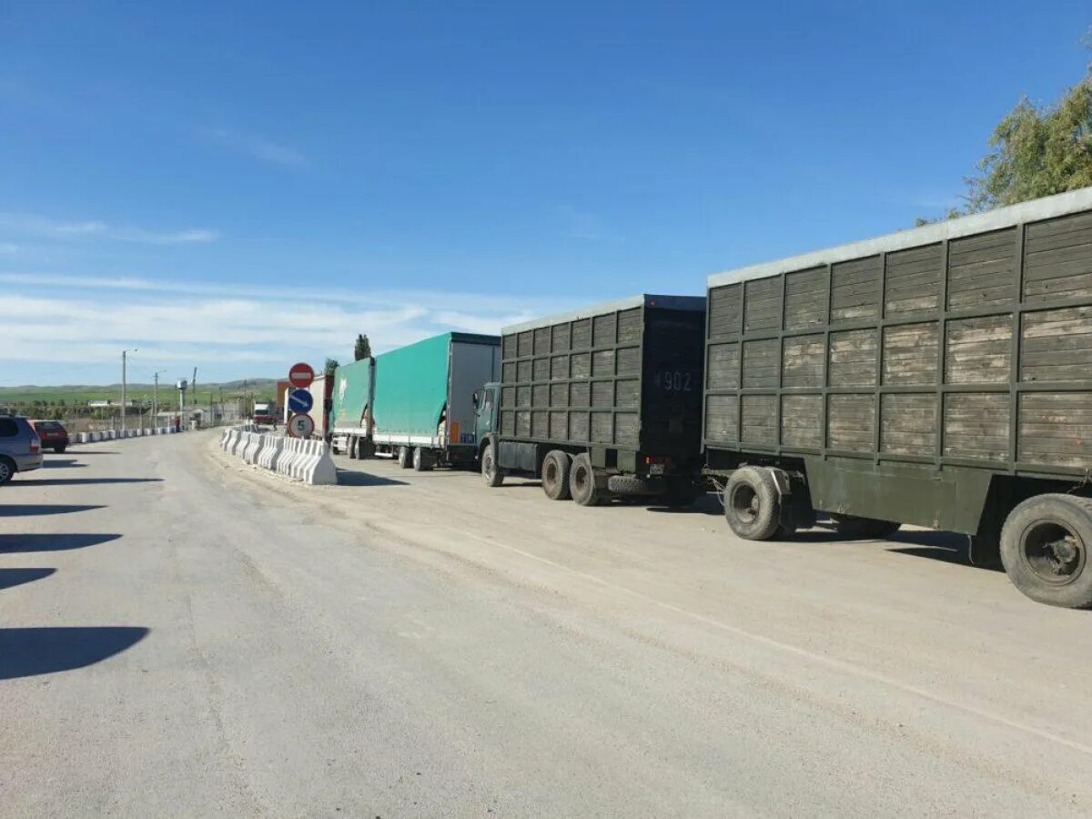 Груз киргизии. Грузовые перевозки кыргызстана. Автоперевозчики кыргызстана. Груз киргизии. Груз киргизии.