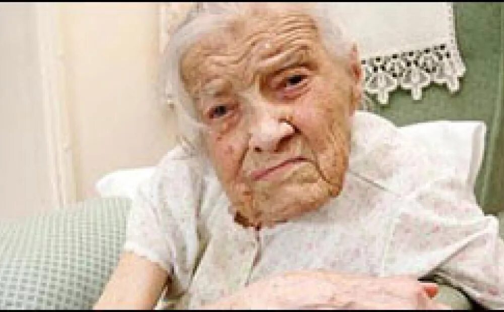 Самая старая девственница. Самая старая девственница. Бабушка в фартуке картинка. Бабки девственницы. Бабушка в фартуке картинка.