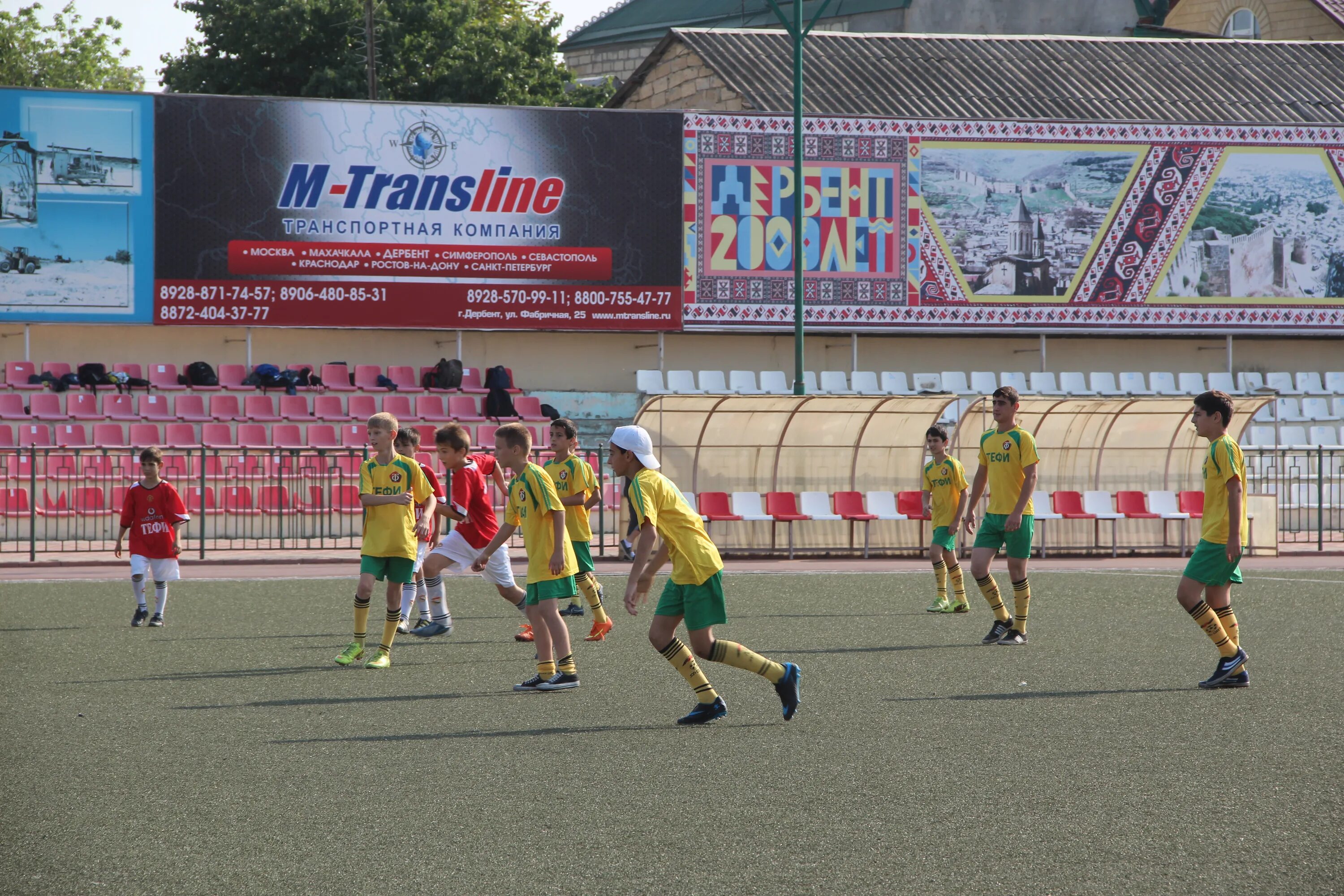 Фк анжи махачкала. Ласс диарра анжи. Анжи колби. Команда анжи махачкала. Анжи махачкала 2011.