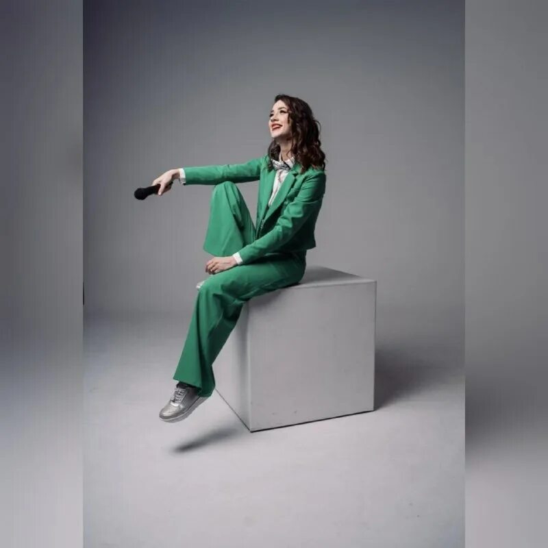 зовут настасья