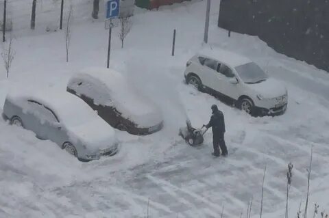 Снег в декабре суровый снег
