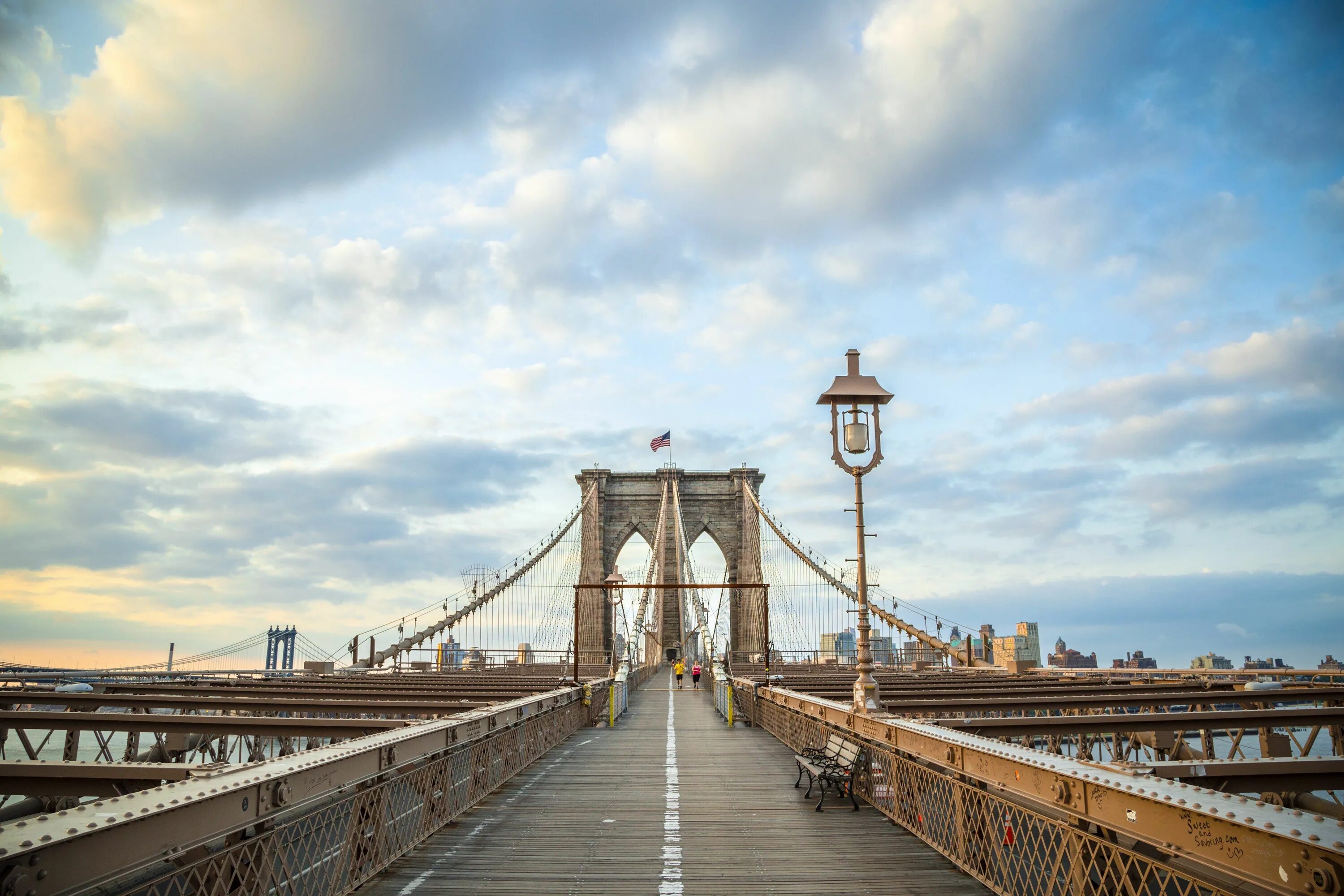 Бруклин мост. Brooklyn Bridge. Brooklyn Bridge Boardwalk. NYC Brooklyn Bridge. Бруклинский мост золотые ворота.