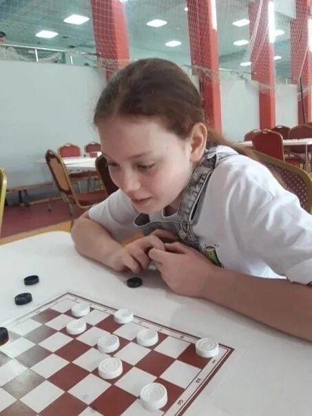 Всероссийских соревнований по шашкам чудо-шашки логотип. Шашки в школе. Чемпионка по шашкам из удмуртии. Всероссийские соревнования шашки. Всероссийские соревнования шашки.