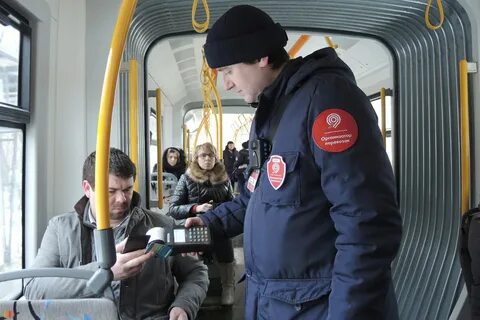 Контролеры в автобусе