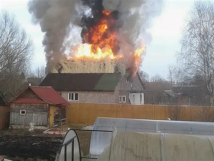 Пожар в Вышнем Волочке. Погода Вышний Волочек. Пожарные Вышний Волочек. Пожар Вышний Волочек сегодня. Погода волочек сегодня по часам