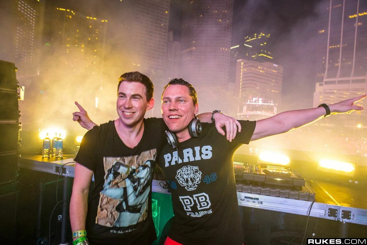 Hardwell и Tiesto. Тиесто Майами. Тиесто Чарли. James Bell Tiesto.