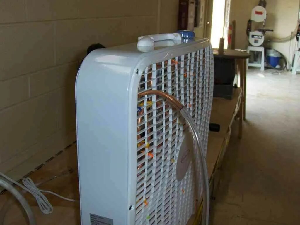 Охладитель для помещения. Кондиционер охладитель воздуха. Охладитель из вентилятора. Кондиционер из радиатора. Охлаждение воздуха в комнате