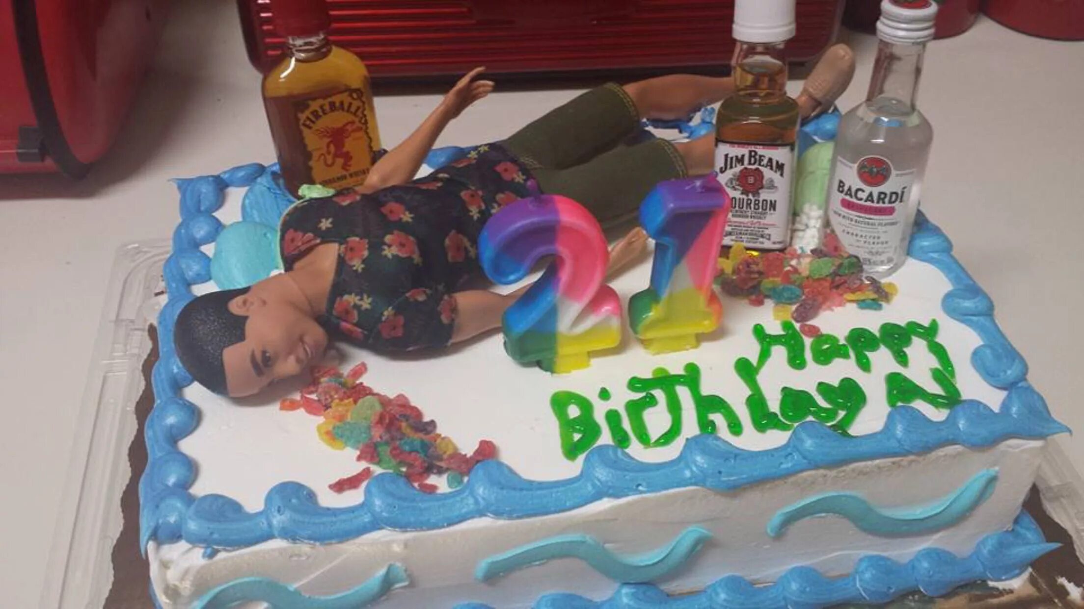 Торт с приколом 18. Прикольные торты на день рождения. Смешные торты. Смешные торты на день рождения. Торт с приколом.