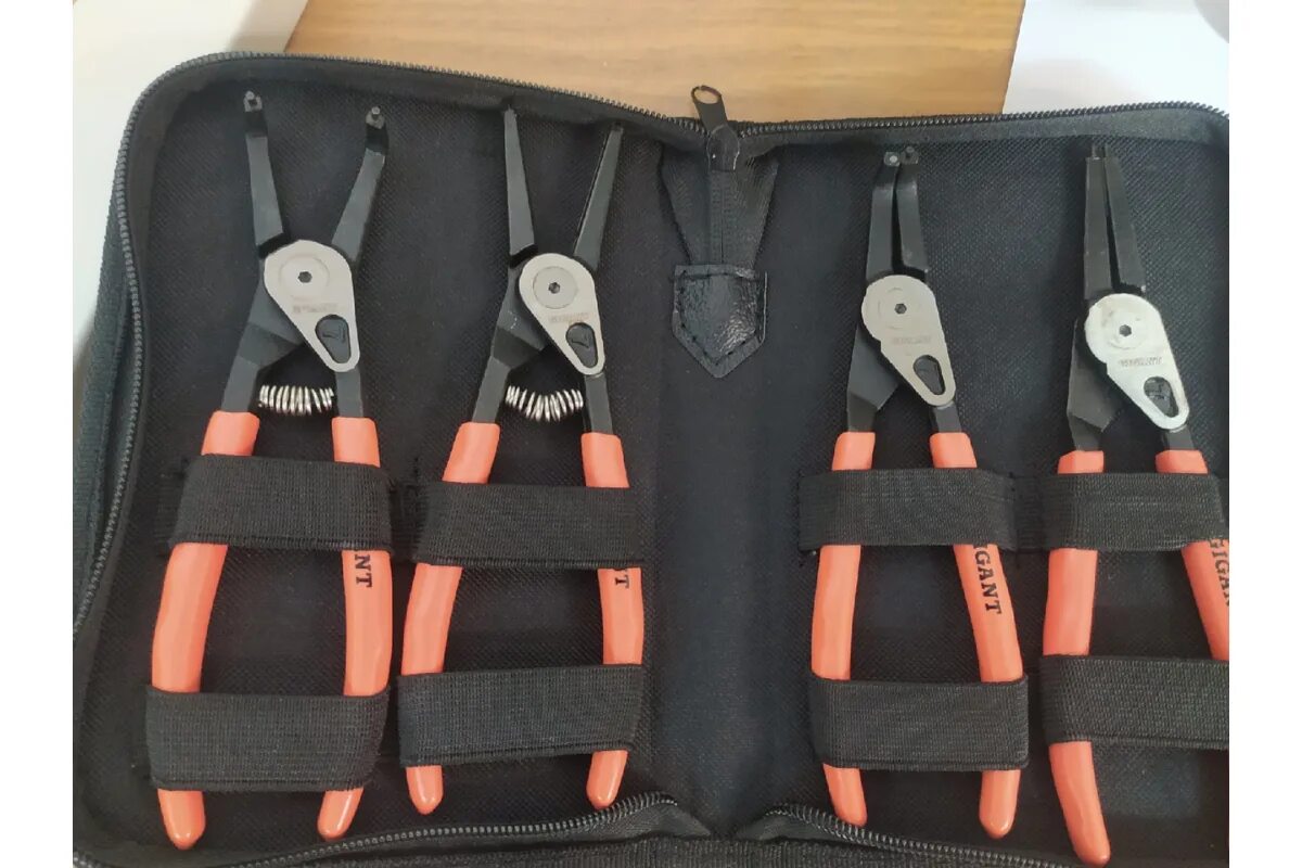 Набор съемников для стопорных колец 4 предмета pss-01. Набор съемников для стопорных колец 4 предмета pss-01. Инструмент gigant производитель. Набор инструментов gigant professional gps 70. Поильник ebulobo "гигант".