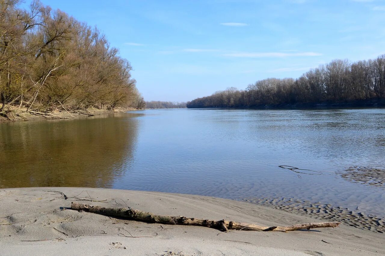 Река сава словения. Река венгрии и хорватии. Драу река австрия. Слияние рек сава и дунай. Словения реки сава и драва.