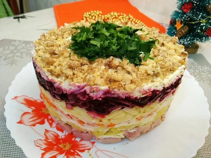 Салаты на праздничный слоями. Салаты слоями простые и вкусные. Красивые салаты. Вкусный салат не слоеный. Вкусный салат не слоеный.
