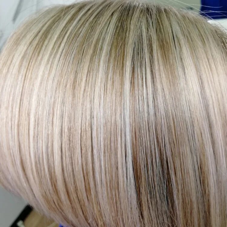 мелирование волос расческой. диагональное мелирование волос. проборы для мелирования волос. мелирование волос на коро. брондирование каре асимметрия.